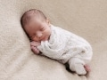 Neugeborenenfotoshooting - Babyfotograf Saarland - Babyfotografie - Babyfotografie Saarlouis - Newbornshooting - Isabell Wadel Fotografie - Geburt Saarland - Babyfotos - Newbornfotograf - Babyfotograf Schmelz - natürliche Fotografie - Fotostudio Schmelz Homestory