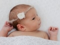 Neugeborenenfotoshooting - Babyfotograf Saarland - Babyfotografie - Babyfotografie Saarlouis - Newbornshooting - Isabell Wadel Fotografie - Geburt Saarland - Babyfotos - Newbornfotograf - Babyfotograf Schmelz - natürliche Fotografie - Fotostudio Schmelz Homestory