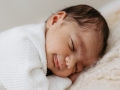 Neugeborenenfotoshooting - Babyfotograf Saarland - Babyfotografie - Babyfotografie Saarlouis - Newbornshooting - Isabell Wadel Fotografie - Geburt Saarland - Babyfotos - Newbornfotograf - Babyfotograf Schmelz - natürliche Fotografie - Fotostudio Schmelz Homestory