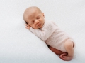 Neugeborenenfotoshooting - Babyfotograf Saarland - Babyfotografie - Babyfotografie Saarlouis - Newbornshooting - Isabell Wadel Fotografie - Geburt Saarland - Babyfotos - Newbornfotograf - Babyfotograf Schmelz - natürliche Fotografie - Fotostudio Schmelz Homestory