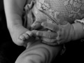 Babyfotograf Saarland, Neugeborenenfotografie, Neugeborenenfotograf Schmelz, Fotostudio Saarland, natürliche Babyfotos, Familienfotografin, Saarbrücken, Fotostudio Saarlouis, Fotografin Saarland, Newbornfotografie, Newbornshooting, Geburt Saarland, Homestory Saarland, Baby, Babyfotos, Babyfotos Luxembourg, Hebammen Saarland, Geburtsklinik
